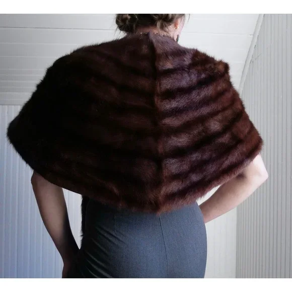 Soft vintage mink cape with tails - Picture 7 of 8
